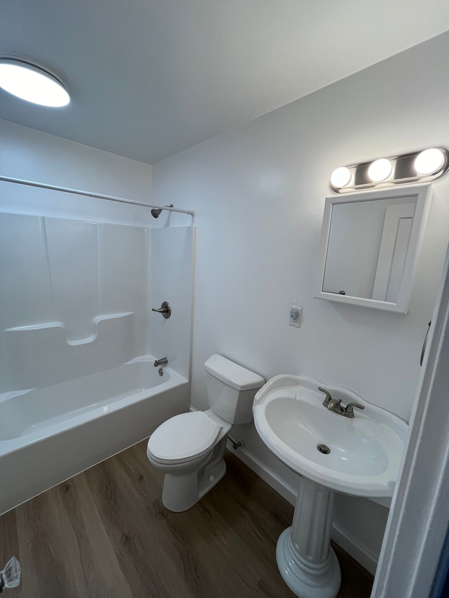 Building Photo - 1748 W 15th St