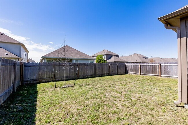 Building Photo - 821 Falkland Trace