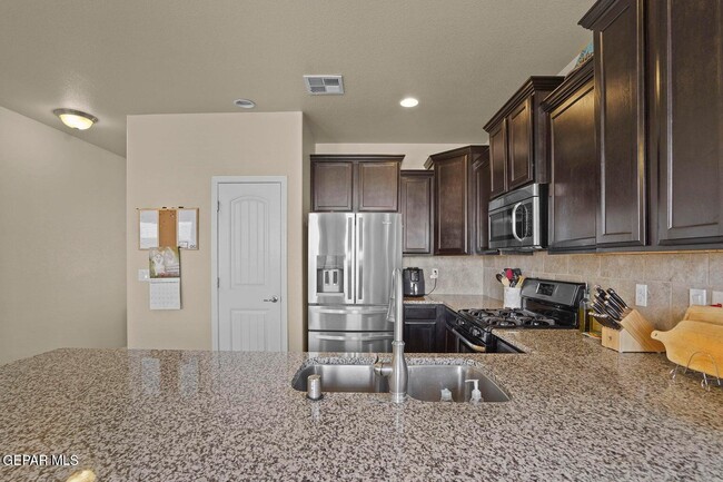 Building Photo - 4040 Loma Dante
