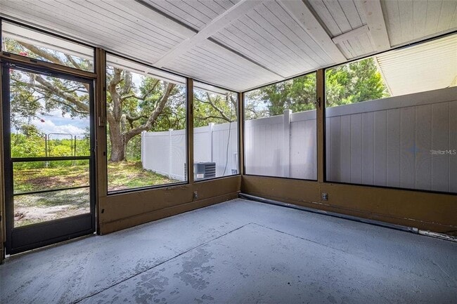 Building Photo - 6211 Oak Cluster Cir