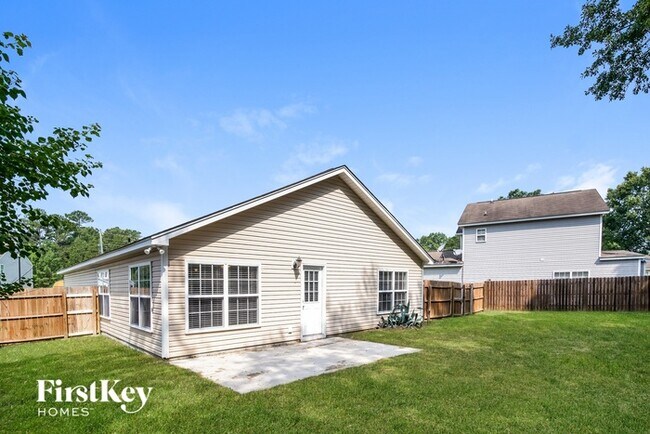 Building Photo - 108 Farm Quarters Dr