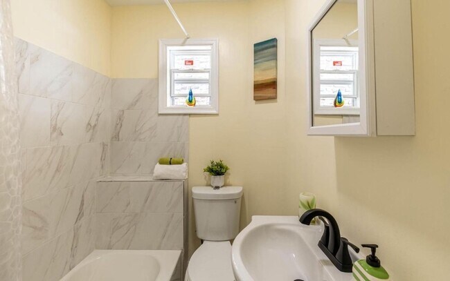 Building Photo - 508 Federal St