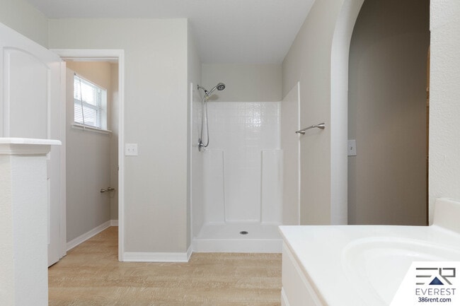 Building Photo - 13 Ryberry Dr