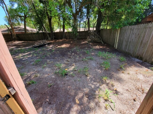 Building Photo - 4846 Royal Palm Ave