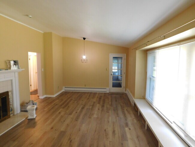 Building Photo - 26150 Barbados Rd