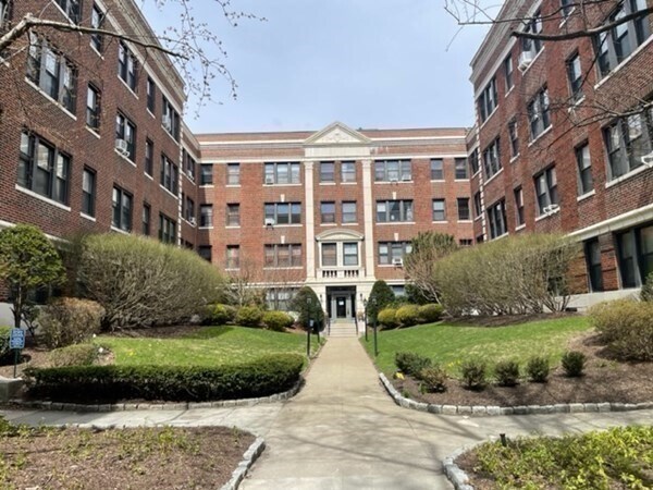 Building Photo - 145 Englewood Ave