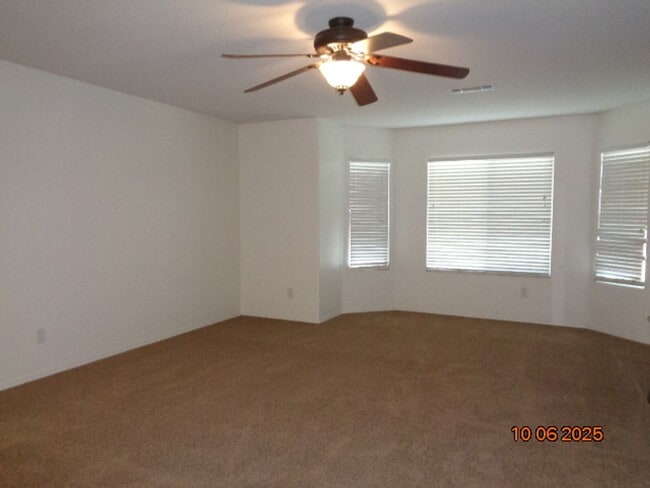 Building Photo - Large 2 Story Offering 3419 sq. ft. and 5 bedrooms plus loft