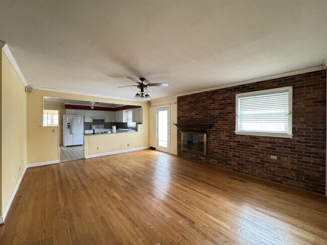 Building Photo - 1032 Belmorrow Dr