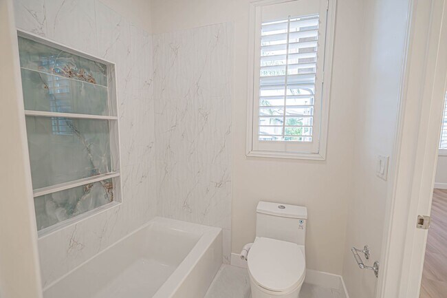 Building Photo - Spacious 4-Bedroom Pool Home in Saugus with Stunning Views & Community Amenities!