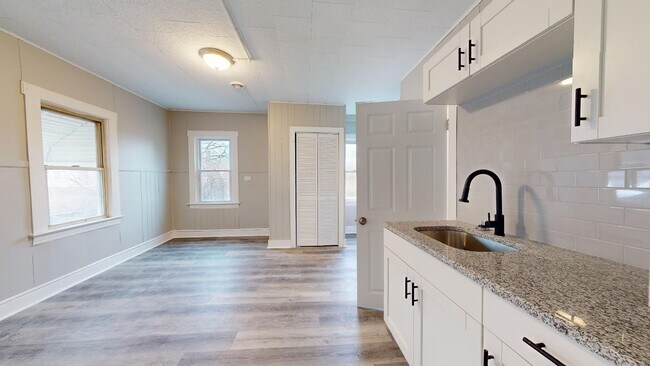 Building Photo - 2230 Kinkel Ave