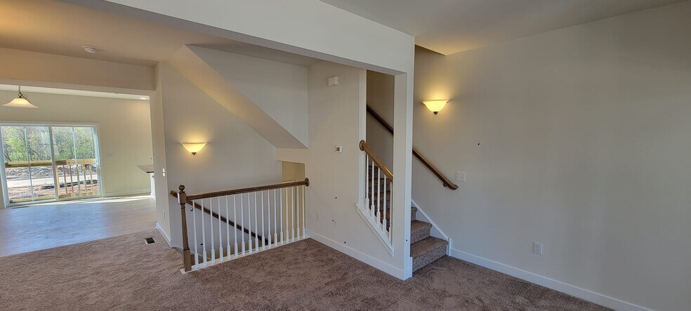 Building Photo - 66 Independence Ct
