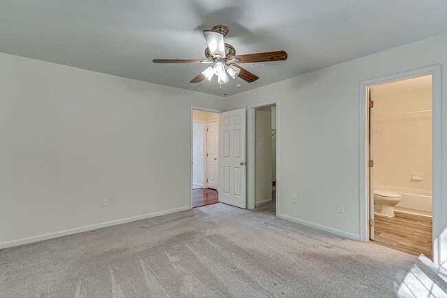Building Photo - Gorgeous Single Family Home on a Cul-de-Sac!