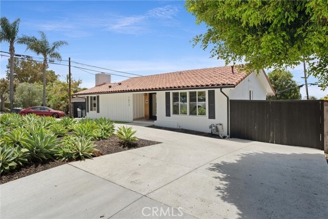 Building Photo - 1613 Espinosa Cir
