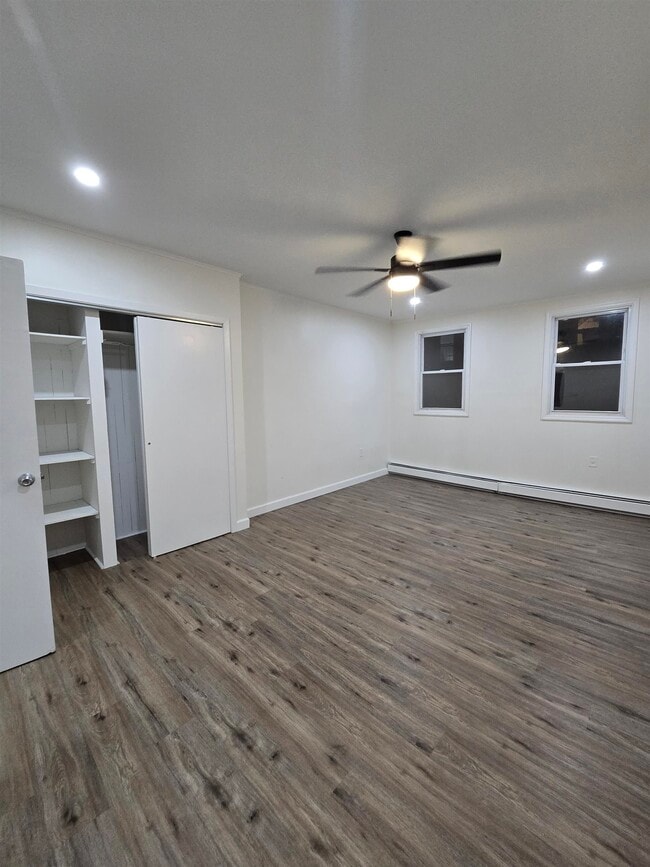 Building Photo - 1709 Kerrigan Ave