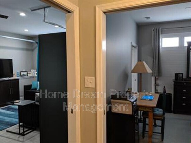 Building Photo - 1401 Bragg Rd