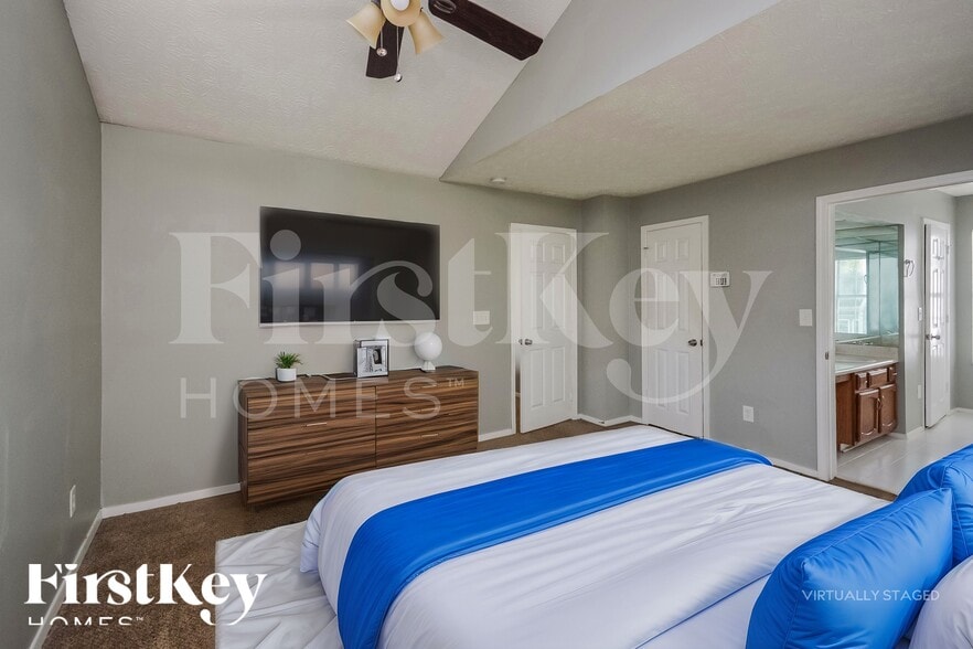 Building Photo - 1240 Woodstream Dr