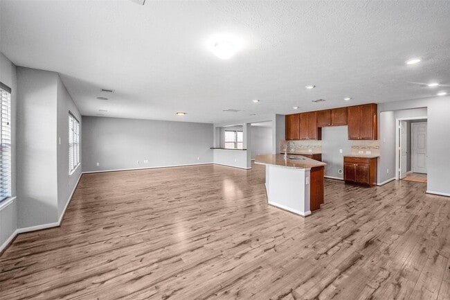 Building Photo - 1107 Epworth Ct.