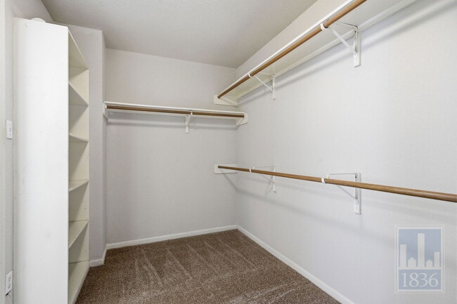 Building Photo - 1110 Water Birch