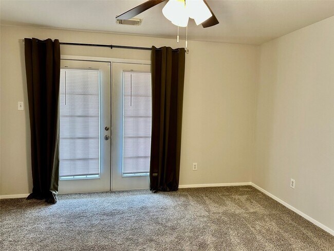 Building Photo - 3910 Mossy Pl Ln