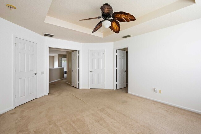 Building Photo - 4/3.5 in Wesley Chapel!