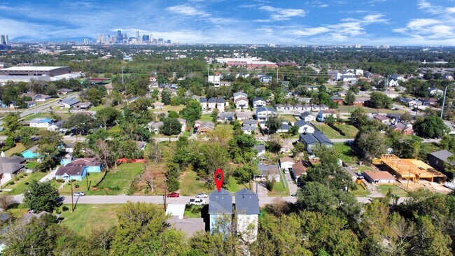 Building Photo - 3538 Noah St