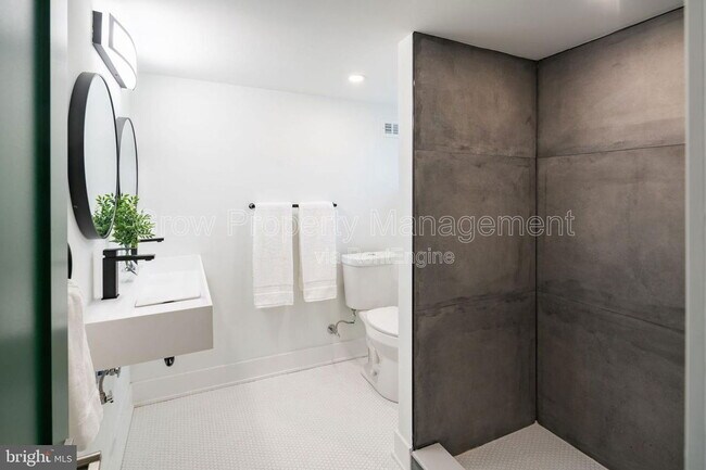 Building Photo - 2018 S 8th St