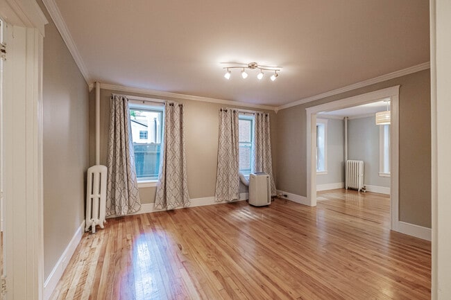 Building Photo - 197 Pine St