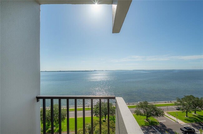 Building Photo - 4141 Bayshore Blvd