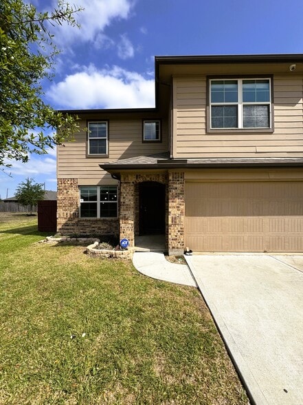 Building Photo - 615 Calm Ct