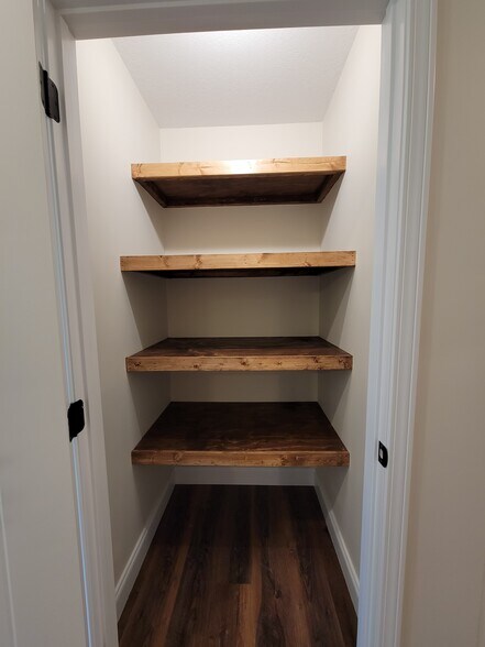 Pantry - 517 Hendrickson St