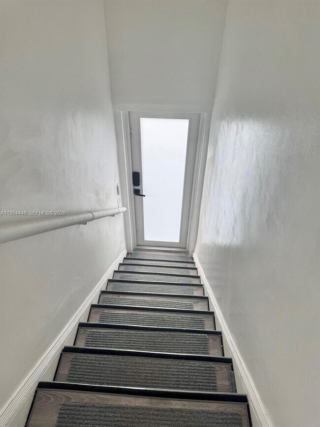 Building Photo - 555 NE 70th St