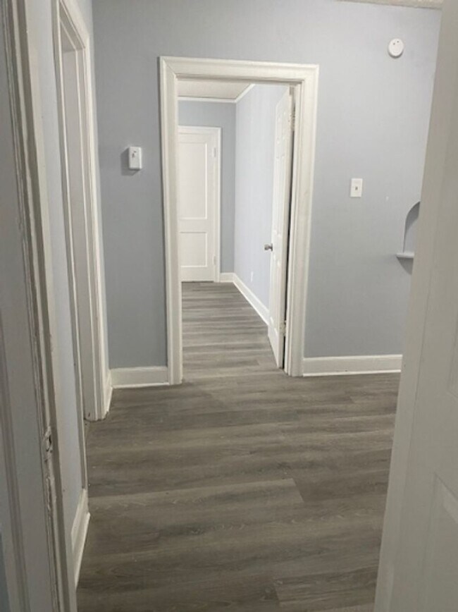 Building Photo - Spacious 3-Bedroom Gem in Memphis!