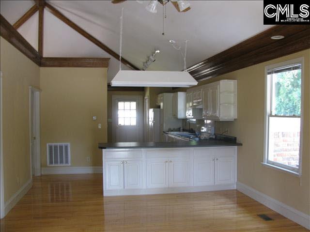 Building Photo - 700 Chester St