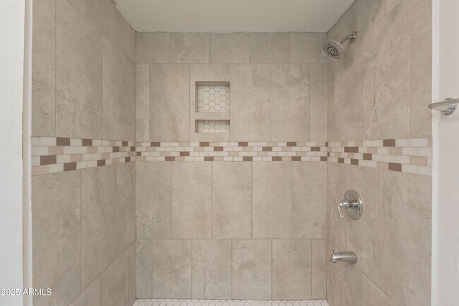 Building Photo - 6040 N 15th St