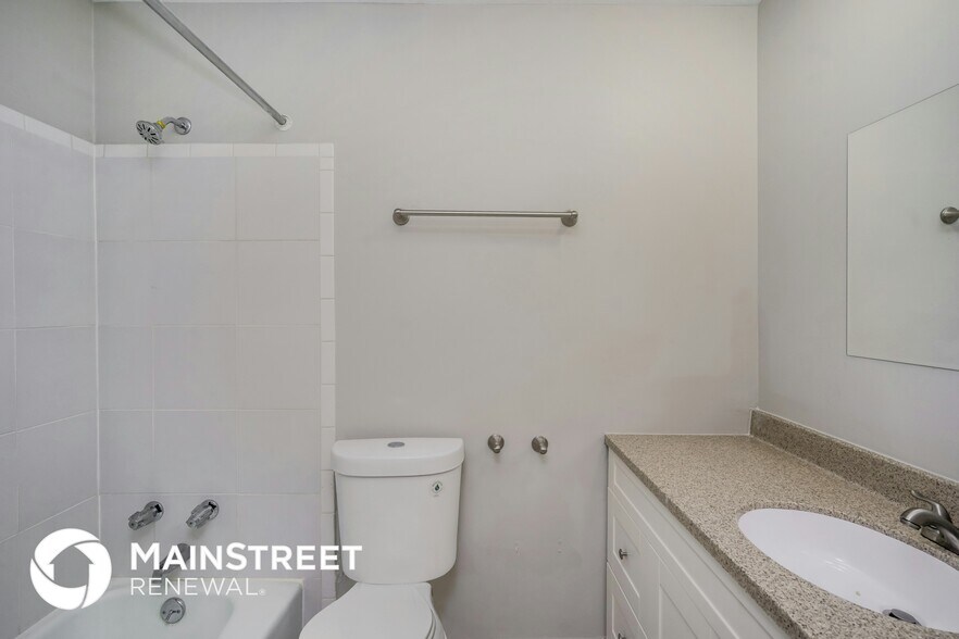 Building Photo - 9109 Lakeridge Dr