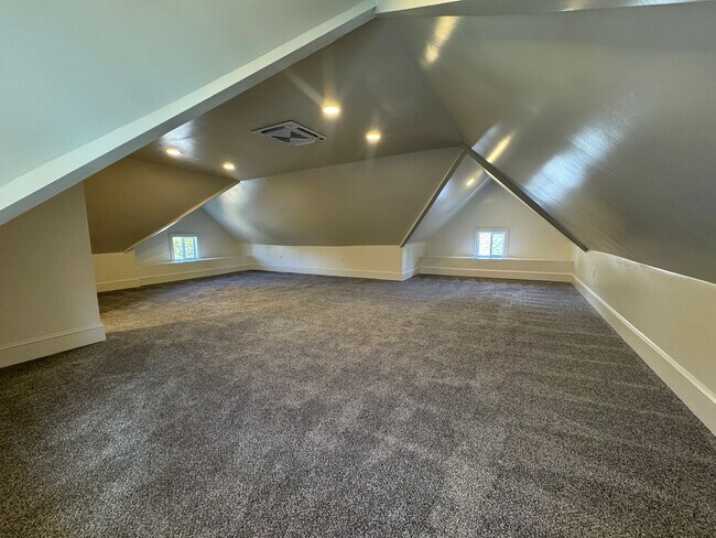 Building Photo - Updated 3-Bedroom, 2-Bath with all new appliances.