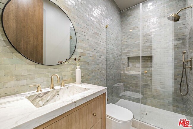 Building Photo - 14273 Greenleaf St