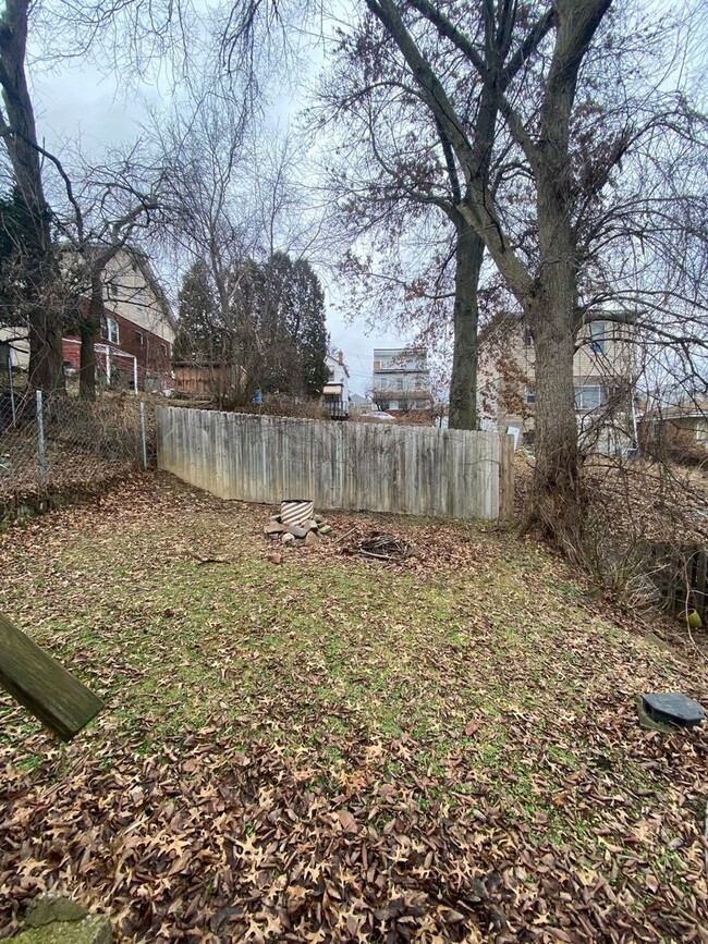 Building Photo - 275 Lelia St