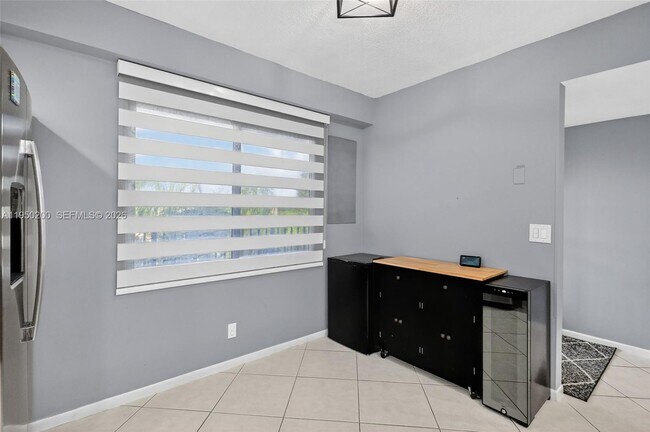 Building Photo - 13100 SW 11th Ct