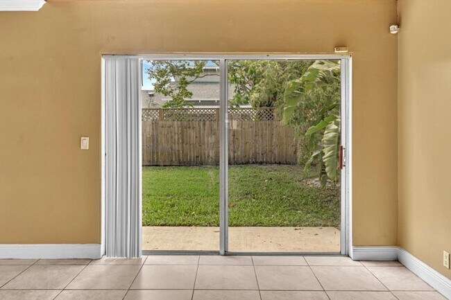 Building Photo - Beautiful 3 bedroom 2 bathroom Home in heart of  Delray Beach