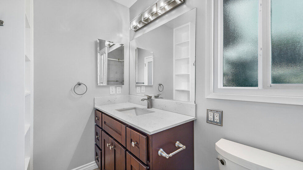 Guest Bathroom 3 - 5902 Blairstone Dr