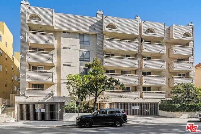 Building Photo - 10960 Ashton Ave