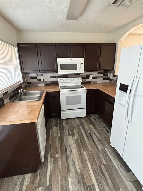 Building Photo - 13301 Fairway Glen Dr