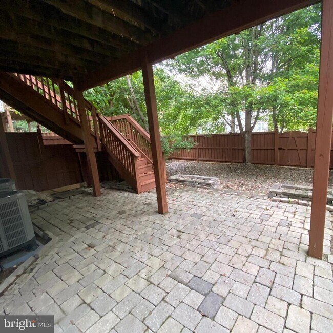 Building Photo - 128 Ivy Hills Terrace