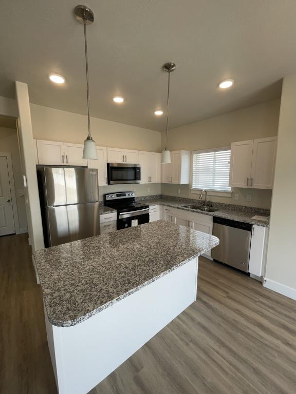 Building Photo - 1043 W 600 S