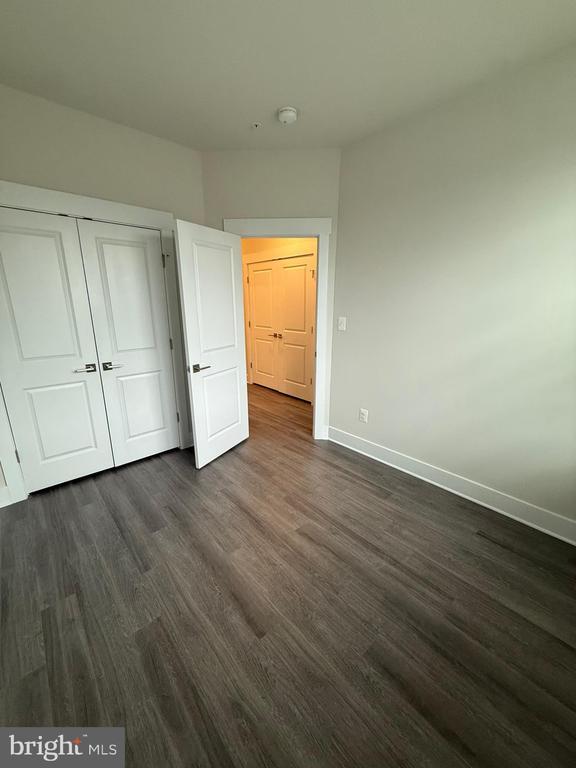 Building Photo - 253 Armenian Oak Dr