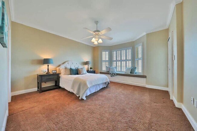 Building Photo - 157 Marine St