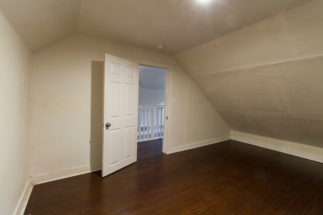 Building Photo - Cute St Johns Home with Updated Kitchen, F...