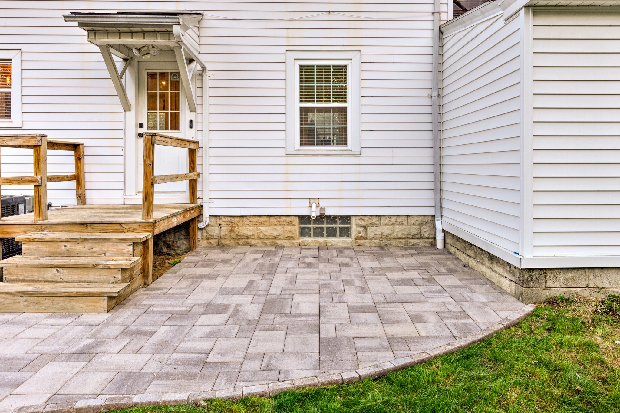 Building Photo - 1140 Trumbull Ave SE