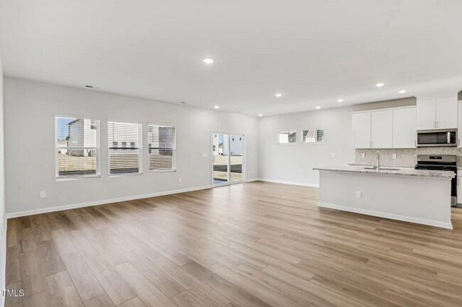 Building Photo - 314 White Birch Ln